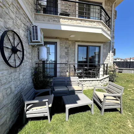 Elegant 2-br Upper Floor Near Sarimsakli Beach-5 * Ayvalı